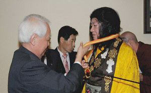 H.H.第三世多杰羌佛获颁“世界和平奖”最高荣誉奖